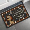 zerbino in poliammide e gomma riciclata con stampa di un cane e zampette e con scritta "Welcome to my sweet home" / colori beige, marrone e grigio scuro