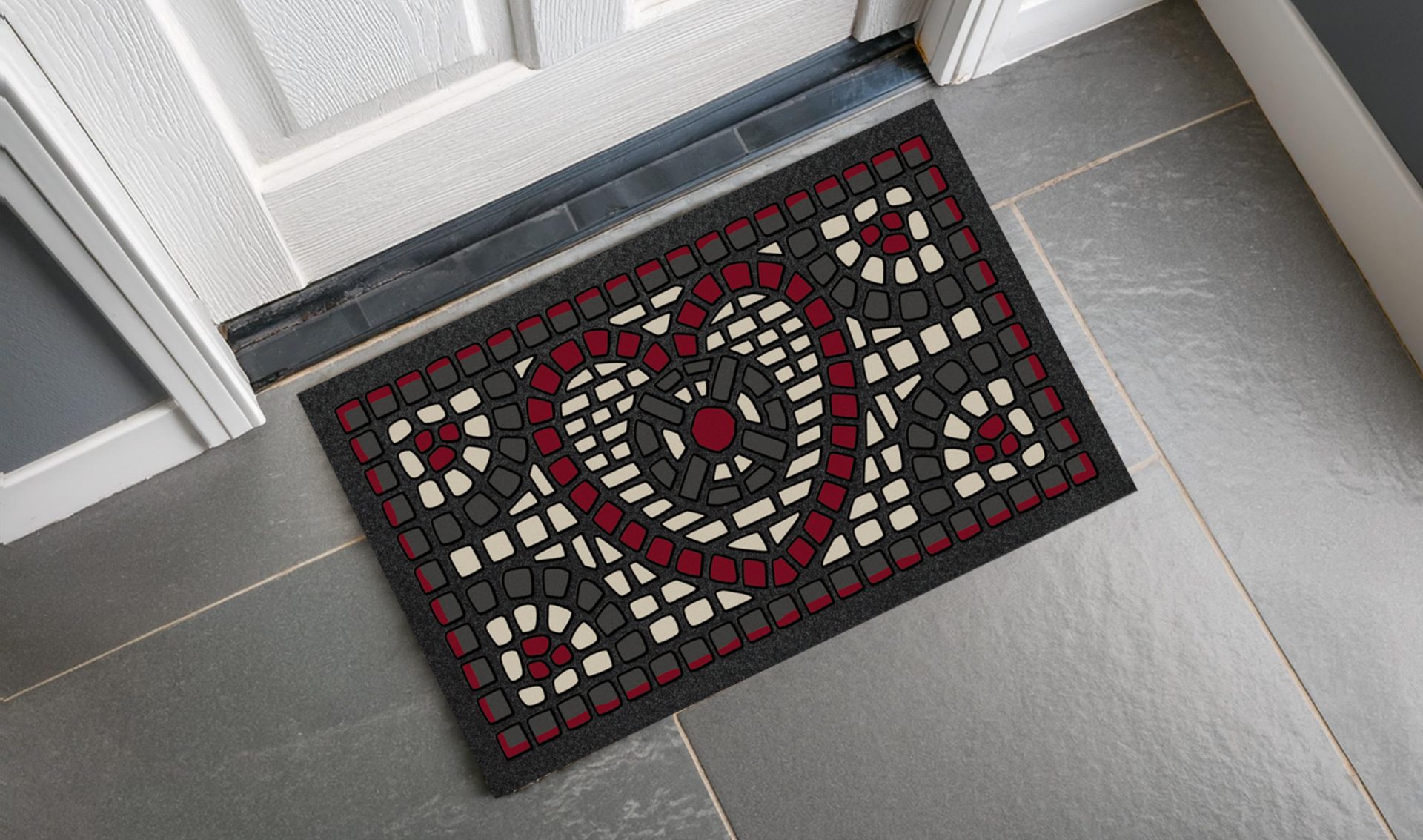 Zerbino da ingresso con mosaico bianco e rosso e cuore centrale
